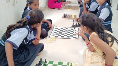 β : त्र्यंबकेश्वर :⇒ त्र्यंबकेश्वर तालुकास्तरीय बुद्धीबळ स्पर्धेत  अवतार ,जाधव, माळगावे , बोरसे व  सहारे  यांची  जिल्हा पातळीवर निवड- ( प्रतिनिधी :  हरिश्चंद्र  ठाकरे )