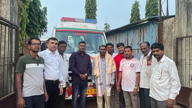 β : सुरगाणा : ⇔कळवण प्रांताधिकारी यांच्या लेखी आश्वासनानंतर तुळशीराम खोटरे यांचे उपोषण मागे , तत्काळ ऍम्ब्युलन्स देणार - ( प्रतिनिधी : एकनाथ शिंदे ) 