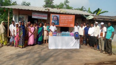 β : साक्री :⇒ संत बलजीत सिंग महाराज विश्व मानव रूहानी केंद्रातर्फे सुरगाणा तालुक्यात गरिब विद्यार्थ्यांना शैक्षणिक साहित्य वाटप - ( प्रतिनिधी : दीपक मोरे )