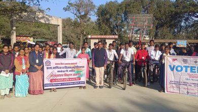 β : त्र्यंबकेश्वर :⇔त्र्यंबकेश्र्वर महाविद्यालयात राष्ट्रीय मतदार दिन उत्साहात साजरा - (प्रतिनिधी: समाधान गांगुर्डे )
