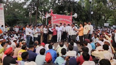β : नाशिक :⇔शेतकऱ्यांचा मोर्चा अखेर मागे, सकारात्मक चर्चेतून तोडगा-(खास प्रतिनिधी: पांडुरंग बिरार)