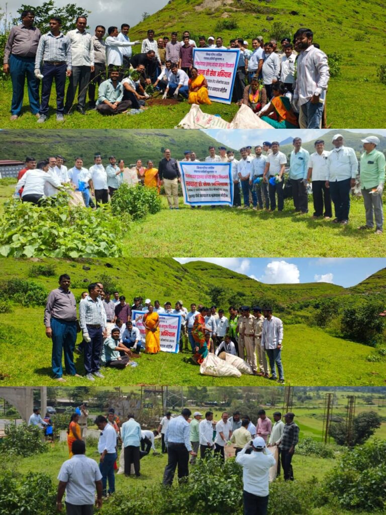 हतगड येथे सुरगाणा पंचायत समितीच्या वतीने स्वच्छ सेवा अभियान फोटो १ हातगड २७ ०९ २०२५