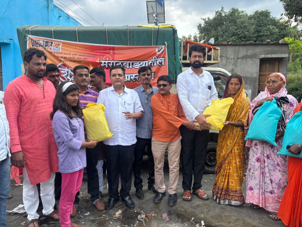 “सामाजिक दीपोत्सवाचा प्रकाश” – नवी मुंबईतील सकल मराठा समाजाकडून अतिवृष्टीग्रस्त गावांना दिवाळी फराळ किट वाटप 🪔 whatsapp image 2025 10 22 at 8.48.55 pm