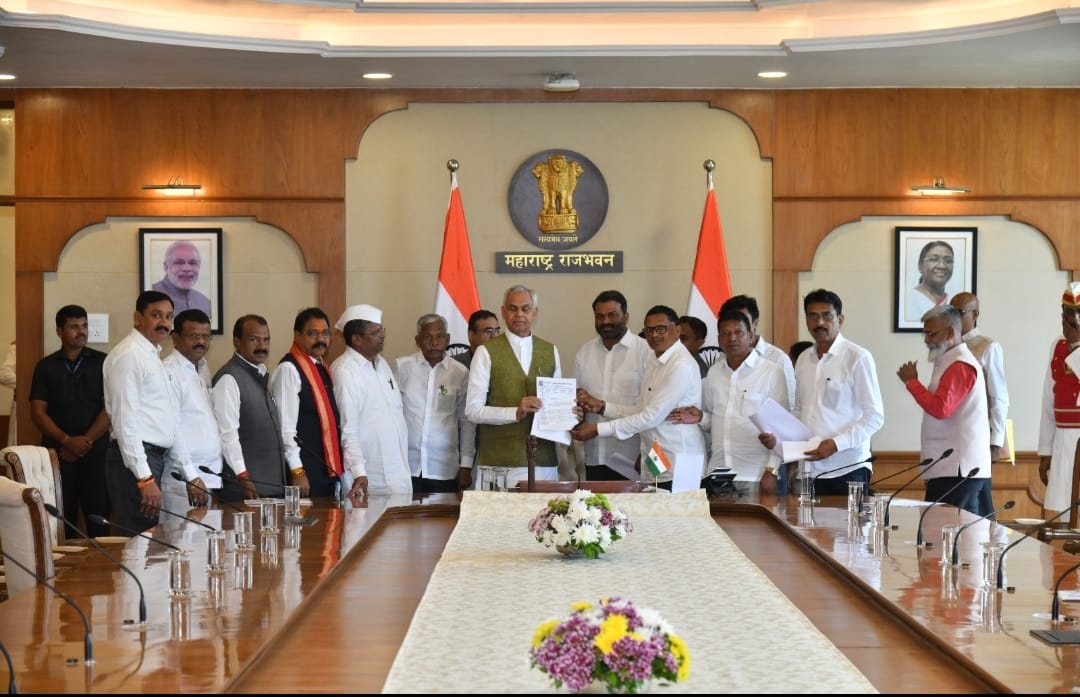 राजभवन, मुंबई येथे आदिवासी हितांवर सखोल चर्चा : राज्यपाल आचार्य देवव्रत यांचे सेंद्रिय शेतीकडे वळण्याचे आवाहन!  ( पळसण प्रतिनिधी : हिरामण चौधरी )