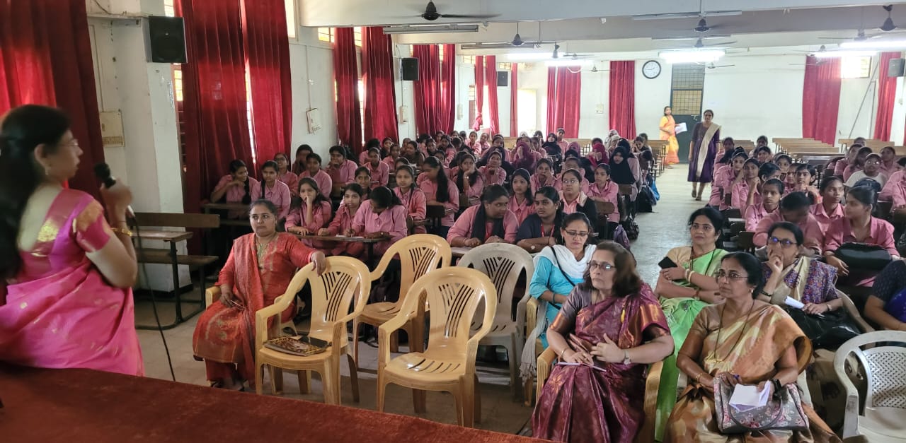 आरोग्य आणि स्वच्छतेच्या सवयींमुळे सक्षम व निरोगी जीवन : डॉ. राजेंद्र जाधव यांचे मार्गदर्शन