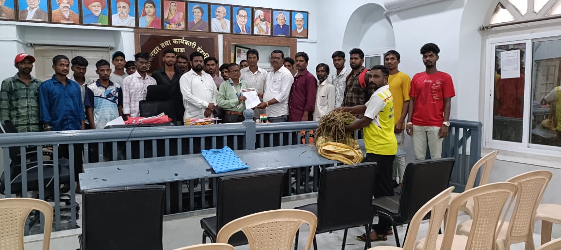 परतीच्या पावसाने बळीराजा हवालदिल : आदिवासी मुक्ती मोर्चाची राज्य सरकारकडे नुकसानभरपाई व कर्जमाफीची मागणी – ( पालघर प्रतिनिधी – बाळकृष्ण ढोके )