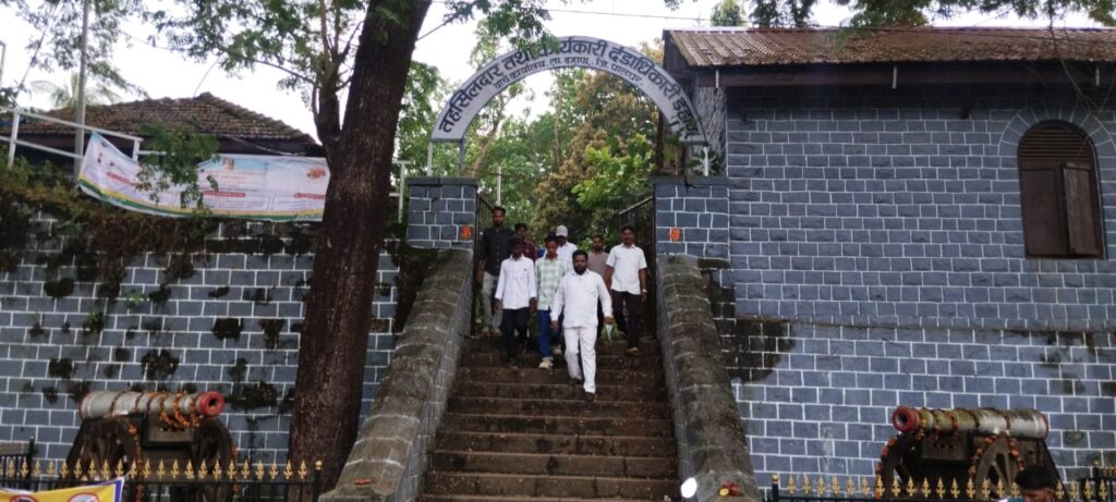 परतीच्या पावसाने बळीराजा हवालदिल : आदिवासी मुक्ती मोर्चाची राज्य सरकारकडे नुकसानभरपाई व कर्जमाफीची मागणी - ( पालघर प्रतिनिधी – बाळकृष्ण ढोके ) फोटो १ पालघर 30 १० २०२५