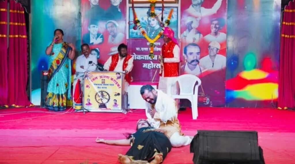 बेल्हे, (जुन्नर) :- बेल्हे येथे लोककला महोत्सवाची दिमाखदार तयारी – महाराष्ट्रातील कलावंतांचा मेळावा, सांस्कृतिक वारशाला नवी दिशा-(प्रतिनिधी–संदीप गांगुर्डे) whatsapp image 2025 11 06 at 5.15.28 pm (1)