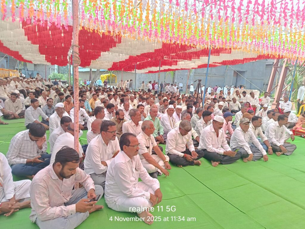 अंतापुर,(सटाणा ) :- द्वारकाधीश साखर कारखान्याचा '२६ वा' गळीत हंगाम उत्साहात सुरू ; ऊस उत्पादकांसाठी शाश्वत विकासाचे आवाहन - प्रतिनिधी – अरुणकुमार भामरे) फोटो 7 अंतापूर ०५ ११ २०२५