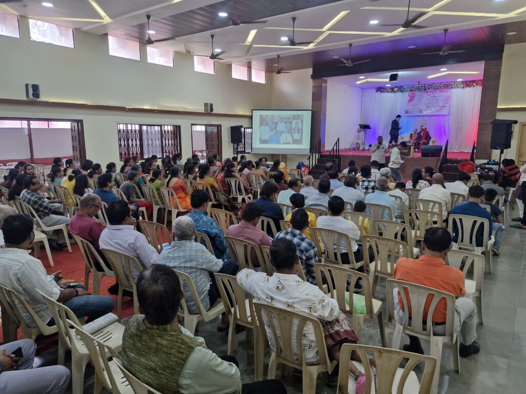 नाशिकरोड :- बिटको महाविद्यालयाचे प्राध्यापक संजय परमसागर सेवानिवृत्त – शैक्षणिक, सांस्कृतिक आणि सामाजिक क्षेत्रातील उल्लेखनीय योगदानाबद्दल गौरव समारंभ संपन्न-( प्रतिनिधी : संजय परमसागर ) फोटो नाशिक रोड 06 ११ २०२५