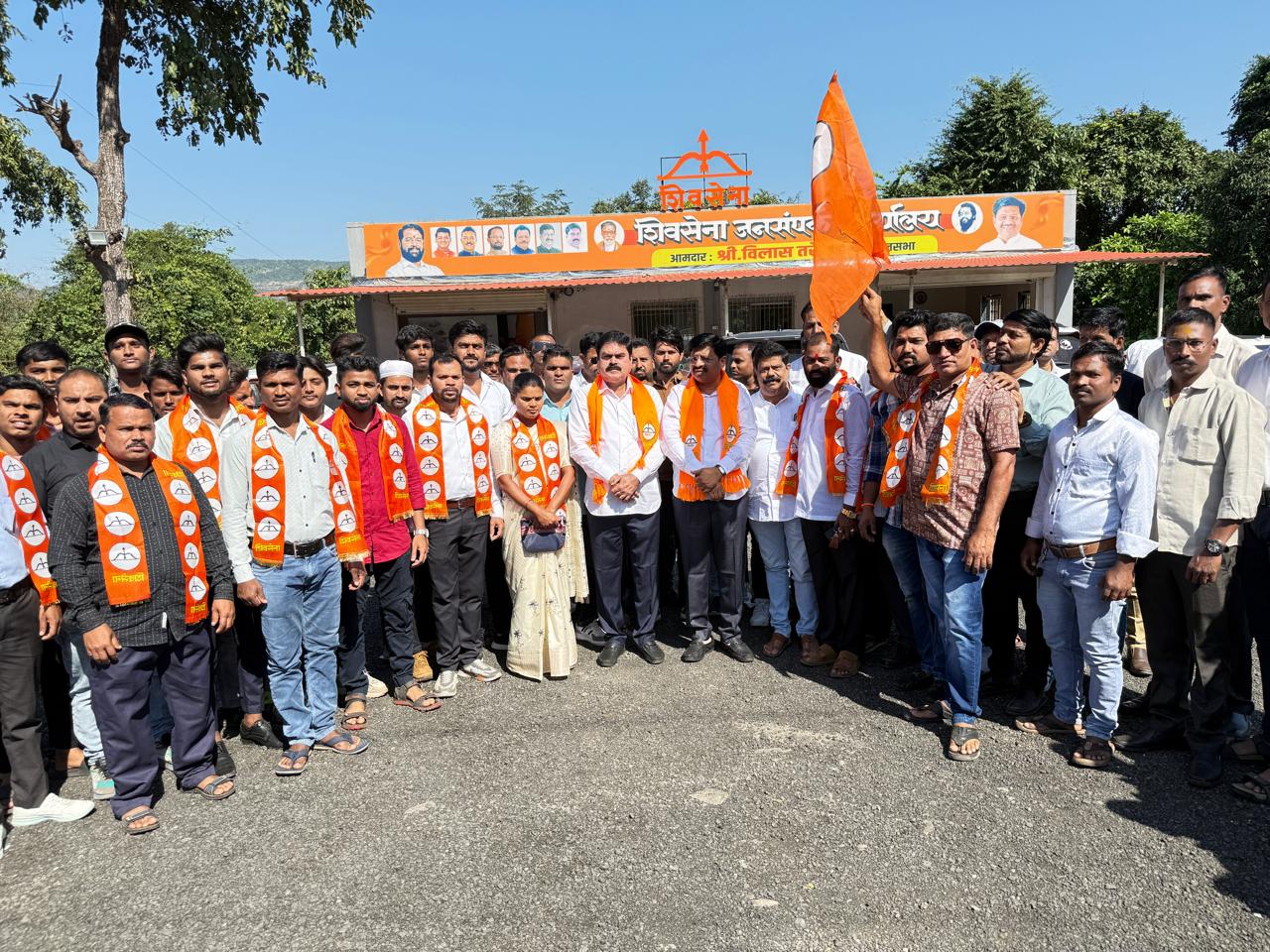 पालघर:-बोईसर मतदारसंघात शिवसेनेत पक्षप्रवेशाचा धडाका – आमदार विलास तरे यांच्या नेतृत्वावर जनतेचा वाढता विश्वास, जिल्ह्यात भगव्या लाटेची जोरदार झळाळी-(प्रतिनिधी : बाळकृष्ण ढोके )