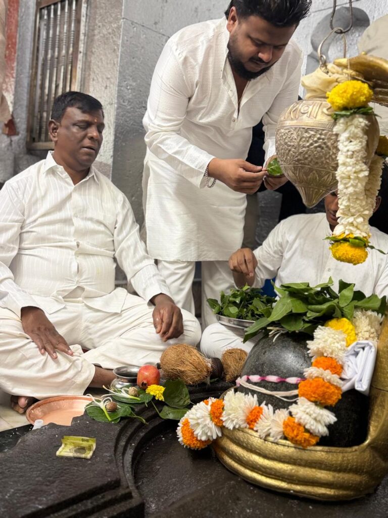 उरण (रायगड ):-श्री क्षेत्र संगमेश्वर देवस्थान, देऊळवाडी (उरण) येथे महाशिवरात्री उत्सव भक्तिभावात व उत्साहात संपन्न-(प्रतिनिधी : विठ्ठल ममताबादे ) फोटो 2 उरण १६ ०२ २०२६