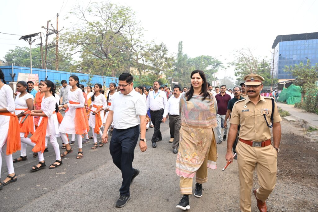पालघर:-छत्रपती शिवाजी महाराज जयंतीनिमित्त पालघरमध्ये भव्य पदयात्रा-(प्रतिनिधी : बाळकृष्ण ढोके) फोटो 3 पालघर