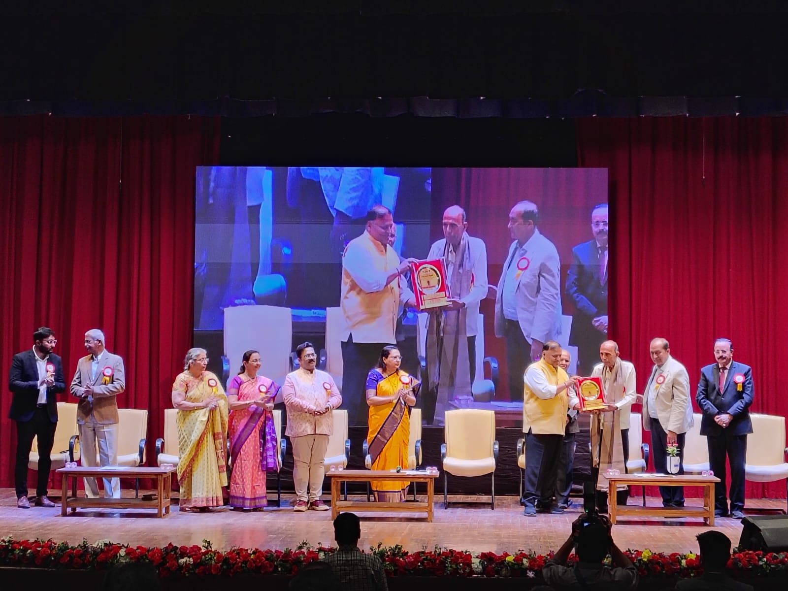 नाशिक:-गोखले एज्युकेशन सोसायटीचा १०८ वा वर्धापन दिन उत्साहात; अविनाश धर्माधिकारी यांनी मांडले भारतीय ज्ञानप्रणालीचे महत्त्व-(प्रतिनिधी : छाया लोखंडे)