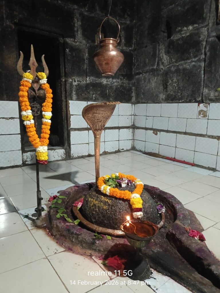 अंतापूर,(ता. बागलाण):-मुल्हेर किल्ल्यावर महाशिवरात्र उत्साहात संपन्न-(प्रतिनिधी :अरुणकुमार भामरे ) फोटो १ मुल्हेर १५ ०२ २०२६