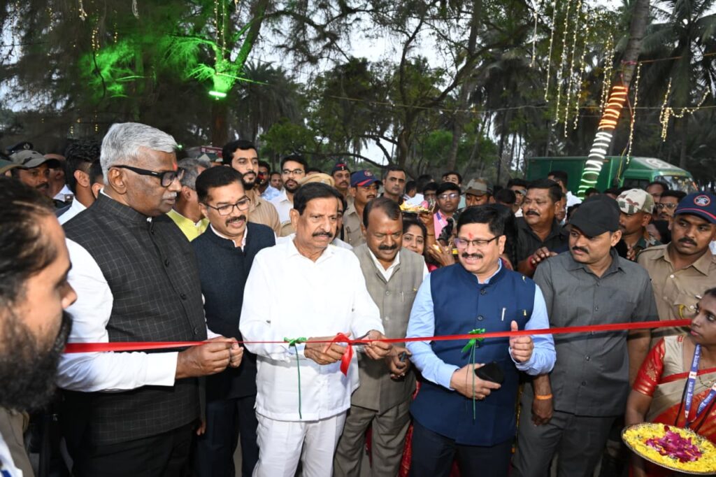 पालघर:-शिरगाव येथे ‘ग्लोबल कोकण महोत्सव’ व पालघर मिनी सरस प्रदर्शनाचे भव्य उद्घाटन-( प्रतिनिधी : बाळकृष्ण ढोके ) फोटो ११ पालघर १९ ०२ २०२६