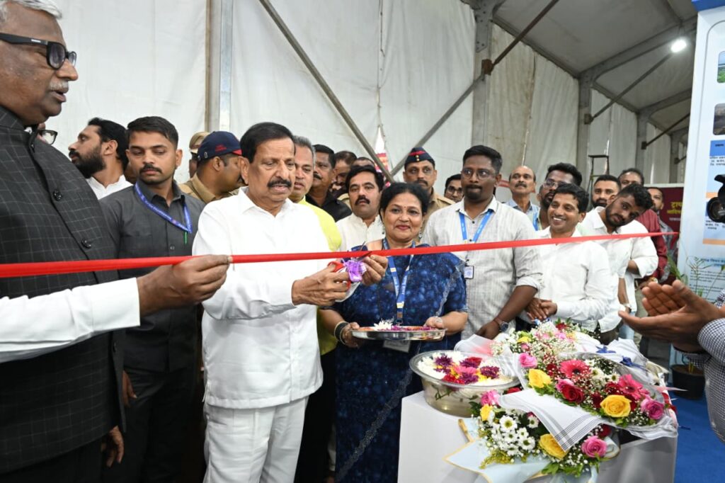 पालघर:-शिरगाव येथे ‘ग्लोबल कोकण महोत्सव’ व पालघर मिनी सरस प्रदर्शनाचे भव्य उद्घाटन-( प्रतिनिधी : बाळकृष्ण ढोके ) फोटो ३३३ पालघर