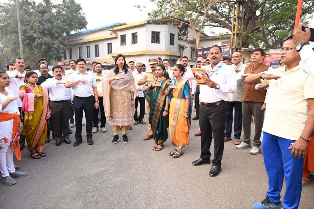 पालघर:-छत्रपती शिवाजी महाराज जयंतीनिमित्त पालघरमध्ये भव्य पदयात्रा-(प्रतिनिधी : बाळकृष्ण ढोके) फोटो ४ पालघर