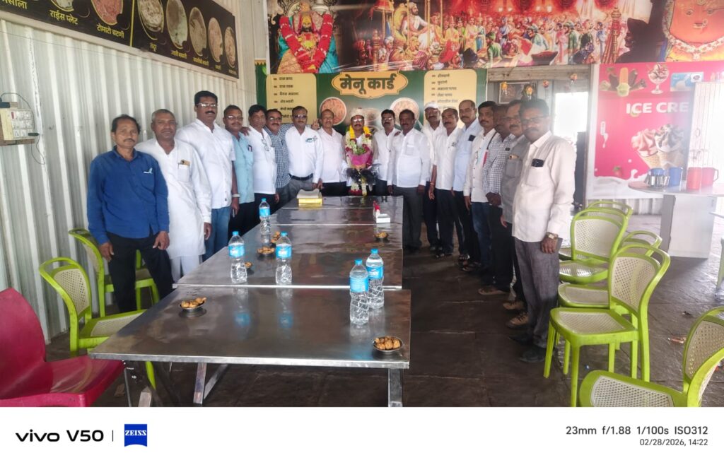 येडशी (धाराशिव):-धाराशिव शहर पोलीस ठाण्यात भावनिक निरोप समारंभ – सहाय्यक पोलीस उपनिरीक्षक प्रताप सुतार पाटील यांचा गौरवपूर्ण सेवानिवृत्ती सोहळा-(प्रतिनिधी :सुभान शेख ) whatsapp image 2026 02 28 at 6.35.09 pm (1)