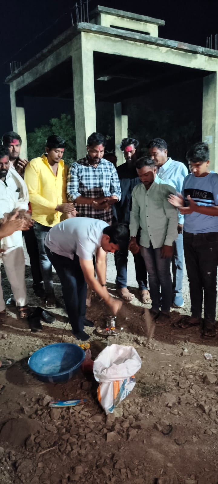 येडशी:-मुख्यमंत्री ग्राम सडक योजना अंतर्गत येडशीत विकासकामांचा शुभारंभकैलास पाटील यांच्या हस्ते रस्ते व स्मशानभूमी विकासाचे लोकार्पण- (प्रतिनिधी : सुभान शेख)