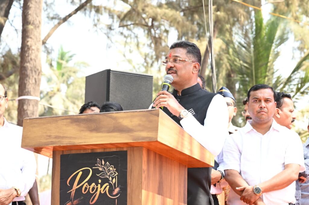 डहाणू फेस्टिव्हलमुळे पर्यटन विकासाला चालना – परिवहन मंत्री प्रताप सरनाईक यांचा विश्वास फोटो ४ पालघर ०=