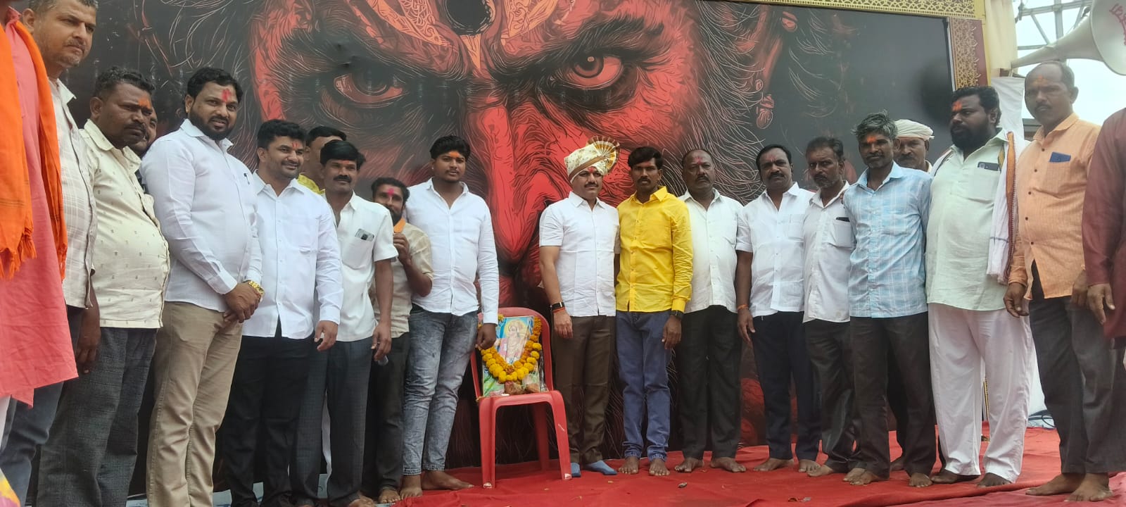 येडशी (धाराशिव):-येडशी येथे हनुमान जयंती उत्साहात साजरी – आमदार कैलास पाटील यांच्या हस्ते ध्वजारोहण, वडार समाजासाठी सभागृहाचे आश्वासन- (प्रतिनिधी – सुभान शेख)