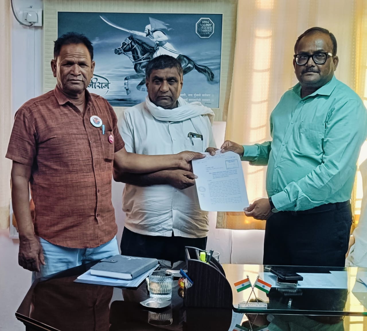 नाशिक:-नाशिक जिल्हा मध्यवर्ती बँकेत विशेष सर्वसाधारण सभेची मागणी; शेतकऱ्यांसाठी संपूर्ण कर्जमुक्ती व ओटीएस योजना पुन्हा सुरू करण्याचा आग्रह-(प्रतिनिधी : भगवान बोराडे )