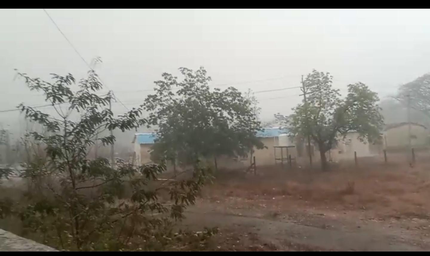मुदखेड:-मुदखेड तालुक्यात वादळी वाऱ्यासह मुसळधार पावसाची हजेरी- (प्रतिनिधी : साहेबराव गागलवाड)