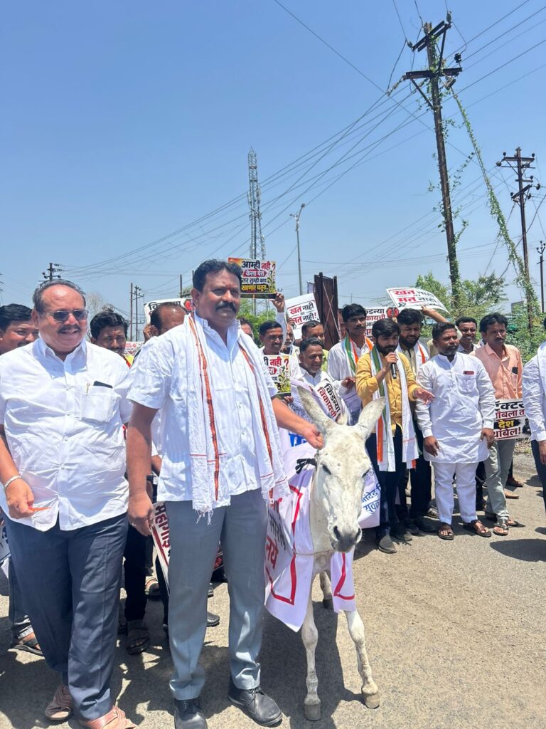 मुदखेड :-पाणी उपलब्ध, पण वीज गायब; ‘सांगा साहेब, बागायती शेती करायची कशी?’(प्रतिनिधी : साहेबराव गागलवाड) whatsapp image 2026 06 02 at 6.50.00 pm (1)