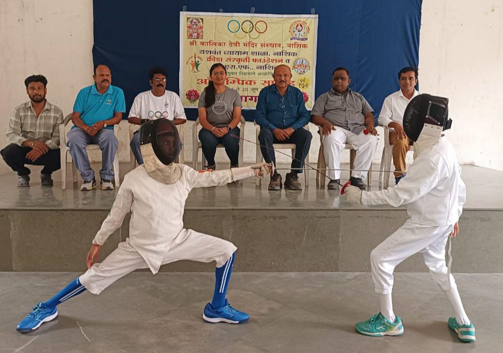 ऑलिंपिक सप्ताहानिमित्त जिल्हा तलवारबाजी स्पर्धा उत्साहात संपन्न; विरल, प्रणव, प्रणील तर अदिती, अनन्या आणि महिन शेख ठरले विजेते
