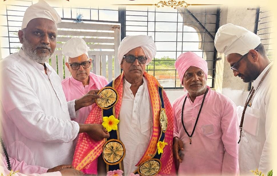 मुदखेड :-नांदेड जिल्हा महानुभाव परिषदेच्या अध्यक्षपदी कान्हेराज बाबाजी विद्वांस यांची चौथ्यांदा बिनविरोध निवड; धार्मिक व सामाजिक कार्याला मिळणार नवी दिशा-( प्रतिनिधी : साहेबराव गागलवाड )