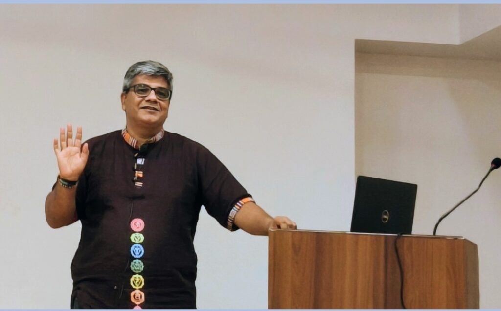 नाशिक:-महर्षी सर डॉ. एम. एस. गोसावी यांना भावपूर्ण अभिवादन; स्मृती व्याख्यानात डॉ. राहुल देशपांडे यांनी उलगडला भारतीय देवालय परंपरेचा वैचारिक वारसा- ( प्रतिनिधी : छाया लोखंडे ) whatsapp image 2026 07 09 at 2.12.28 pm