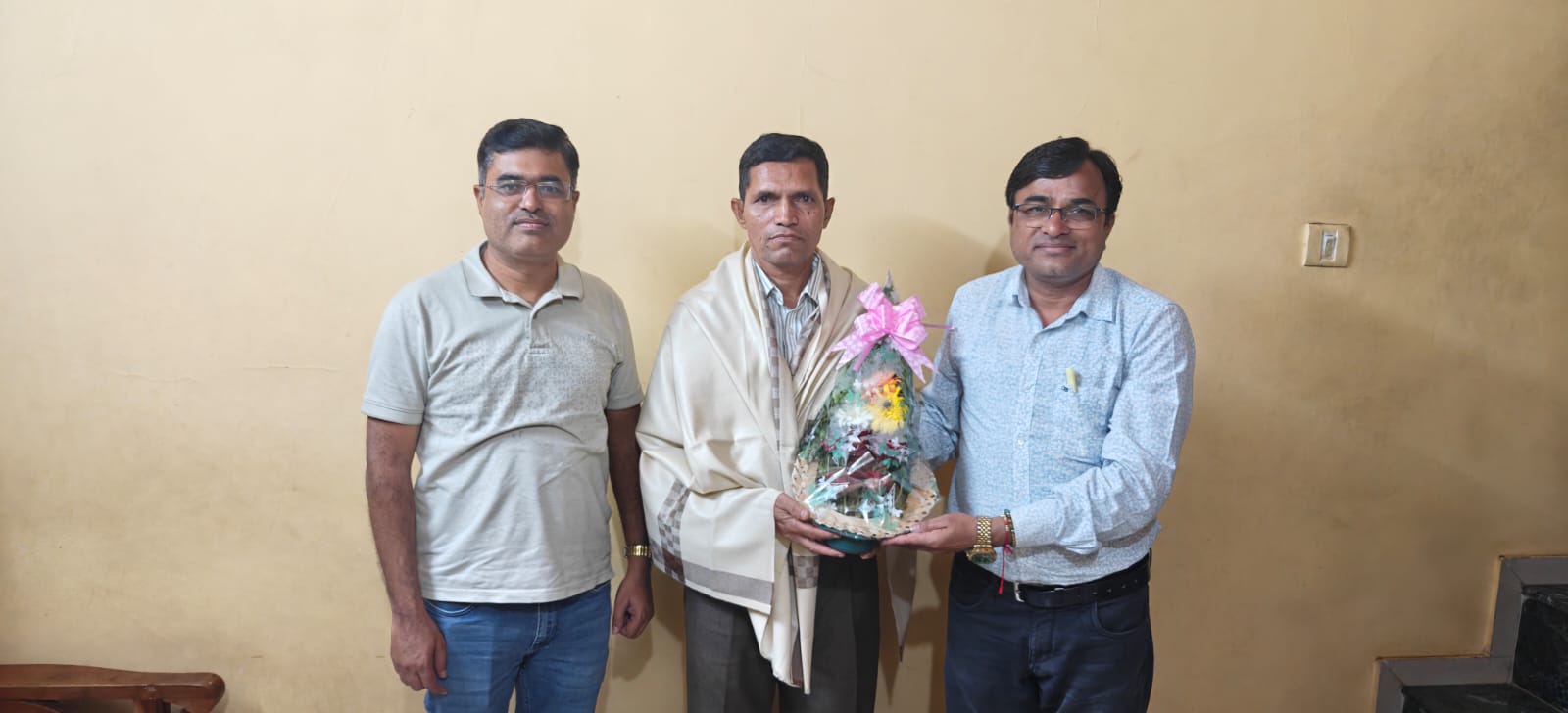 प्रा. सुरेश भोये यांना सावित्रीबाई फुले पुणे विद्यापीठाची विद्यावाचस्पती (Ph.D.) पदवी प्रदान