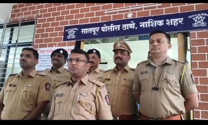 गणेशोत्सवाच्या पार्श्वभूमीवर चुंचाळे शिवारात पोलिसांचे पथसंचलन; कायदा-सुव्यवस्था राखण्यासाठी मोठा बंदोबस्त