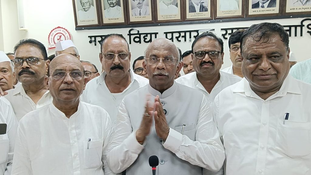 नाशिक:-मविप्र सेवकांना १ जानेवारी २०२७ पासून सातवा वेतन आयोग!-मविप्रचे सरचिटणीस ॲड. नितीन ठाकरे-( प्रतिनिधी : निलेश शेकोकार ):- whatsapp image 2026 09 21 at 10.45.10 am
